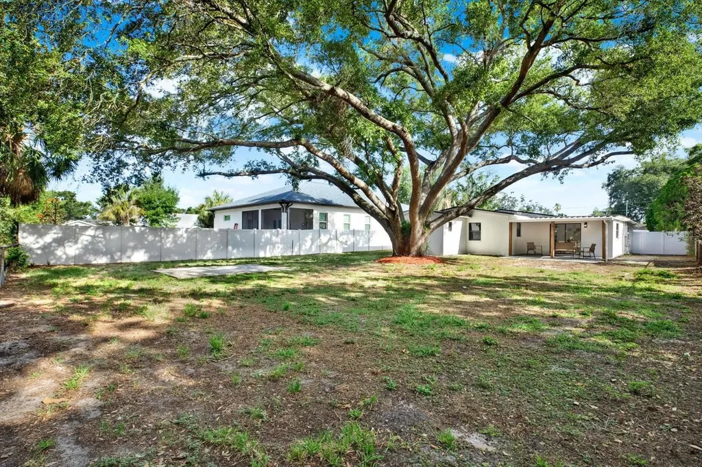 4510 W Price Avenue Tampa FL 33611