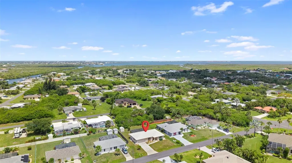 18701 Countryman Avenue Port Charlotte FL 33948