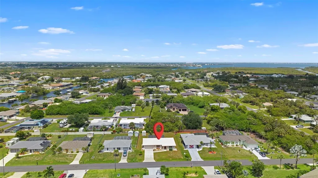 18701 Countryman Avenue Port Charlotte FL 33948