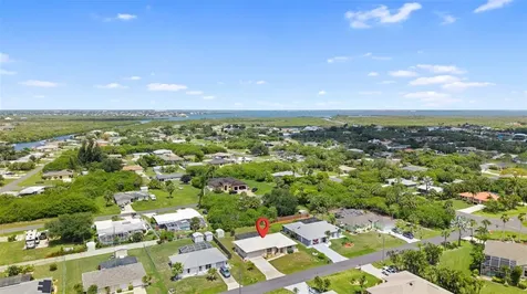 18701 Countryman Avenue Port Charlotte FL 33948