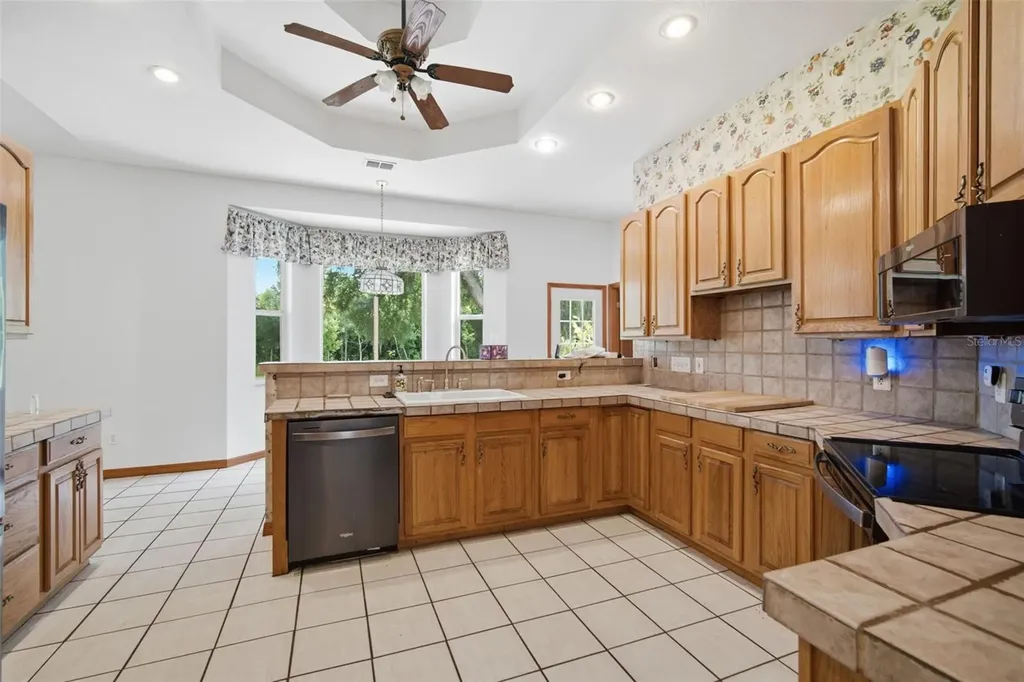 6611 W Knights Griffin Road Plant City FL 33565