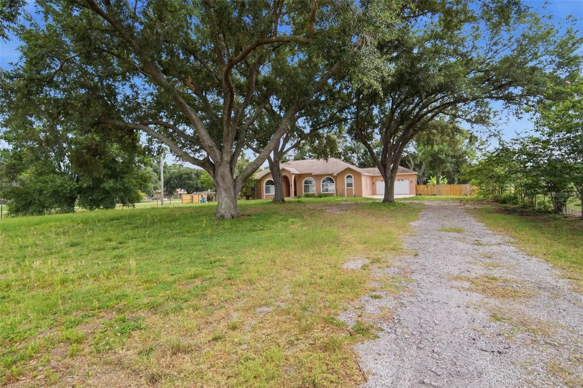 6611 W Knights Griffin Road Plant City FL 33565