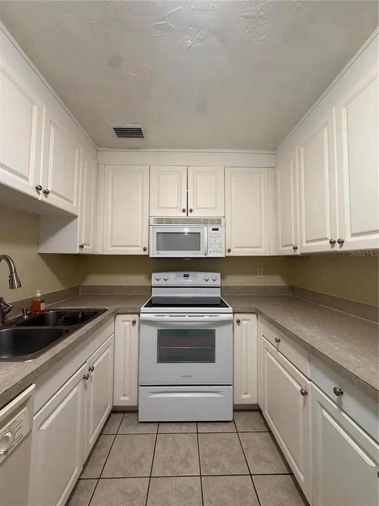 501 SW 75th Street Gainesville FL 32607