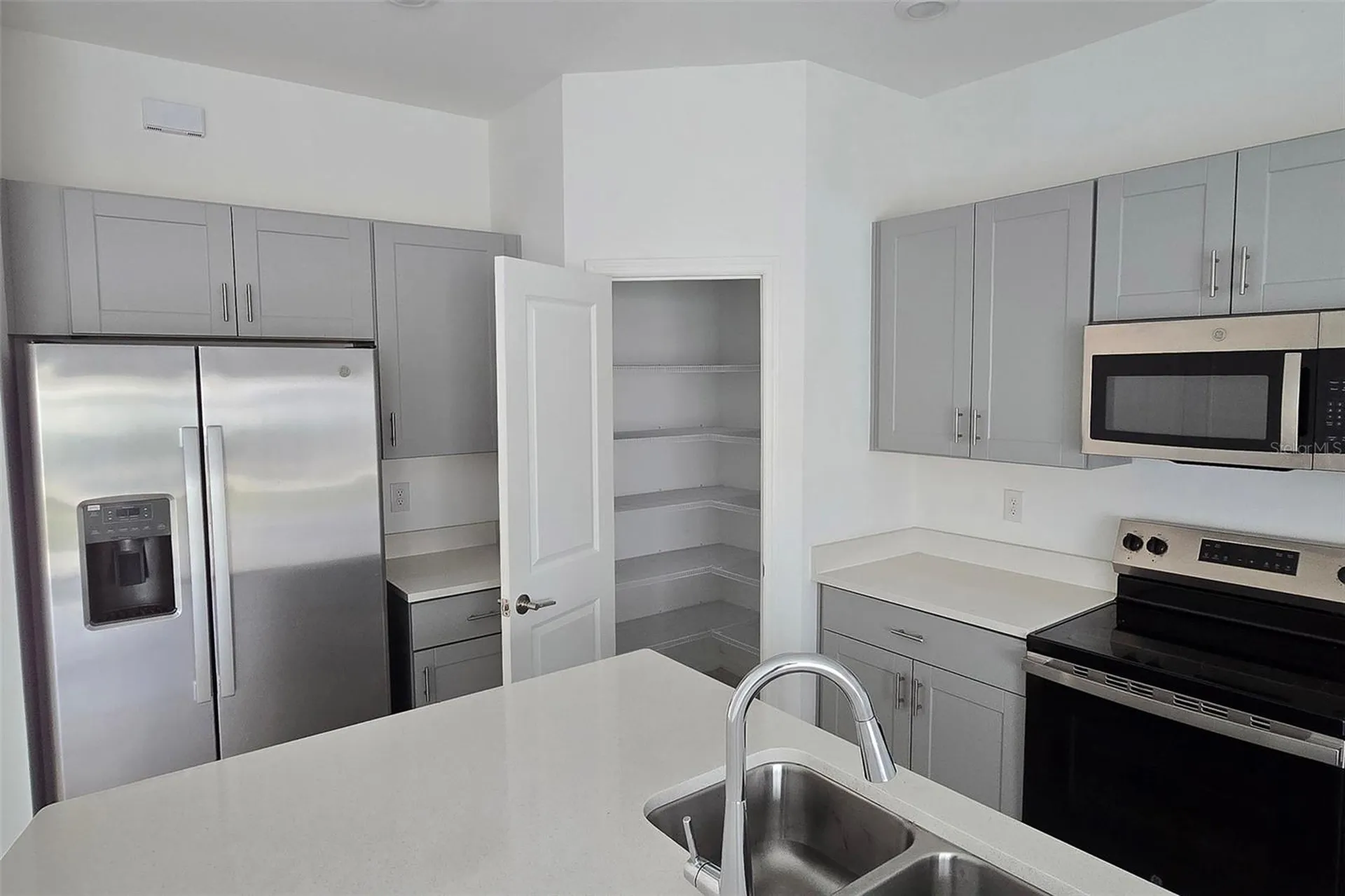 2978 Canary Avenue Davenport FL 33837