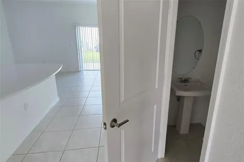 2978 Canary Avenue Davenport FL 33837