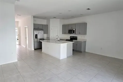 2978 Canary Avenue Davenport FL 33837