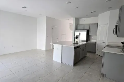 2978 Canary Avenue Davenport FL 33837
