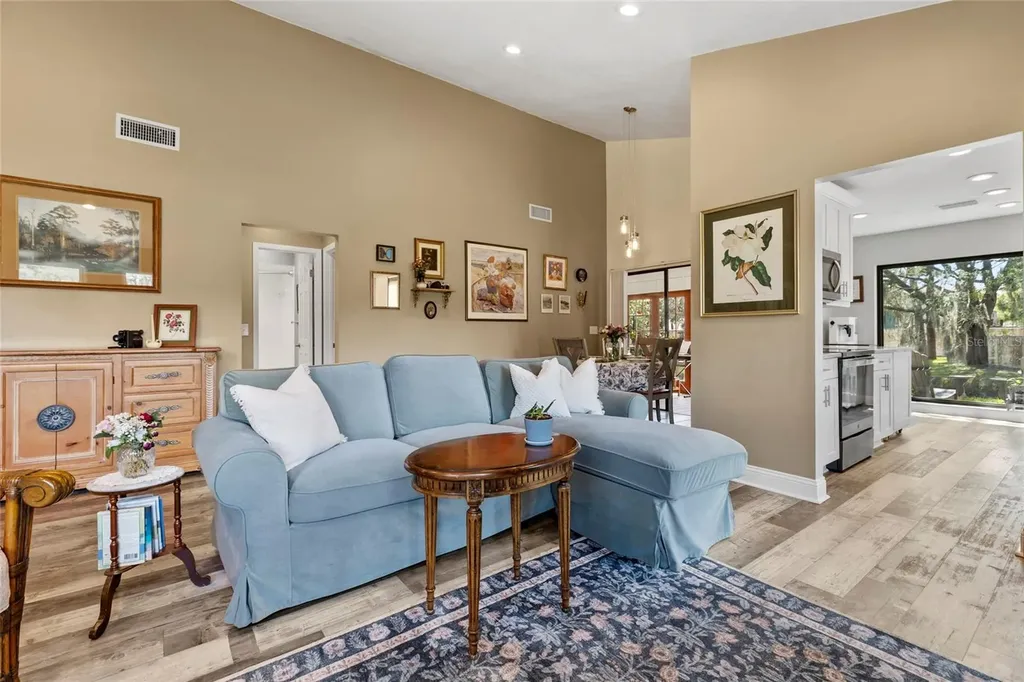 13810 Lazy Oak Drive Tampa FL 33613