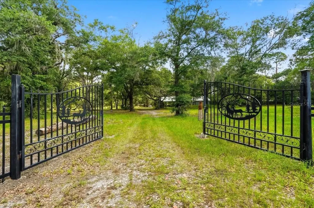 1425 Pioneer Drive Lakeland FL 33809