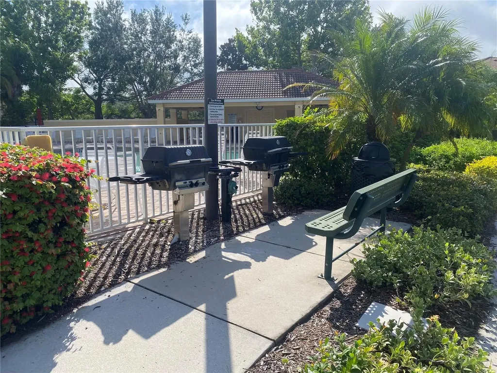 3870 82nd Avenue Cir E Sarasota FL 34243