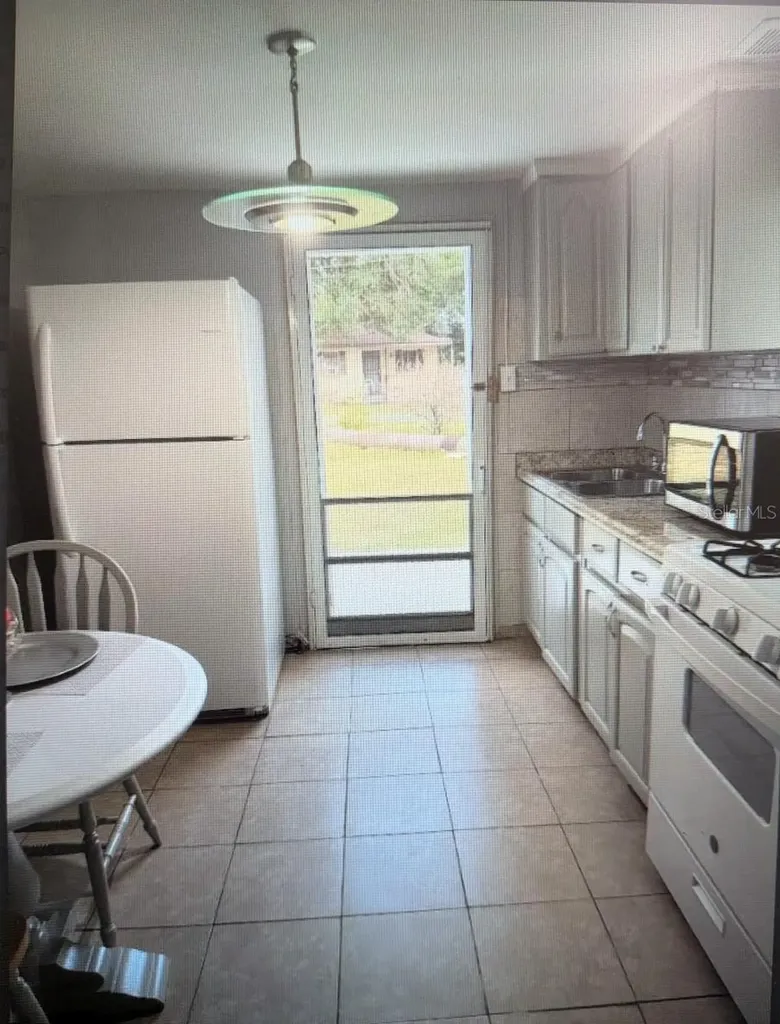 2725 Sample Street Kissimmee FL 34744