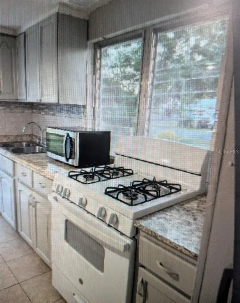 2725 Sample Street Kissimmee FL 34744
