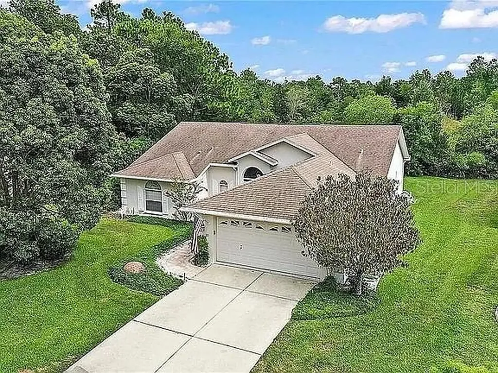 11 Mangrove Court W Homosassa FL 34446