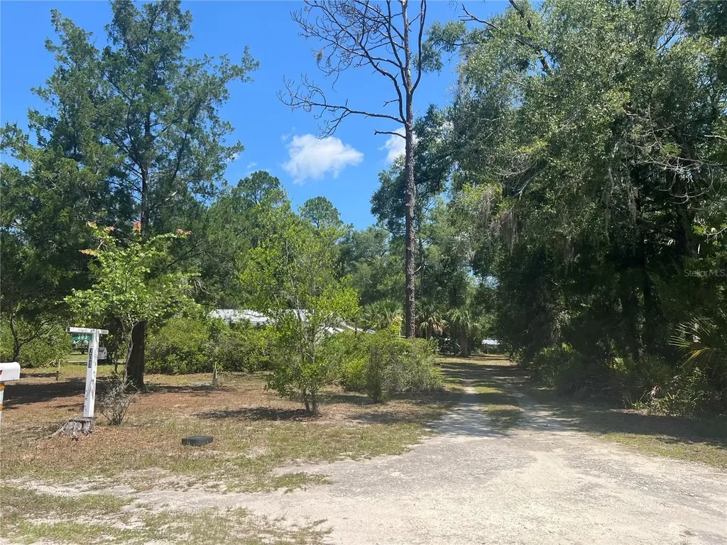 203 SE 45 Avenue Cross City FL 32628