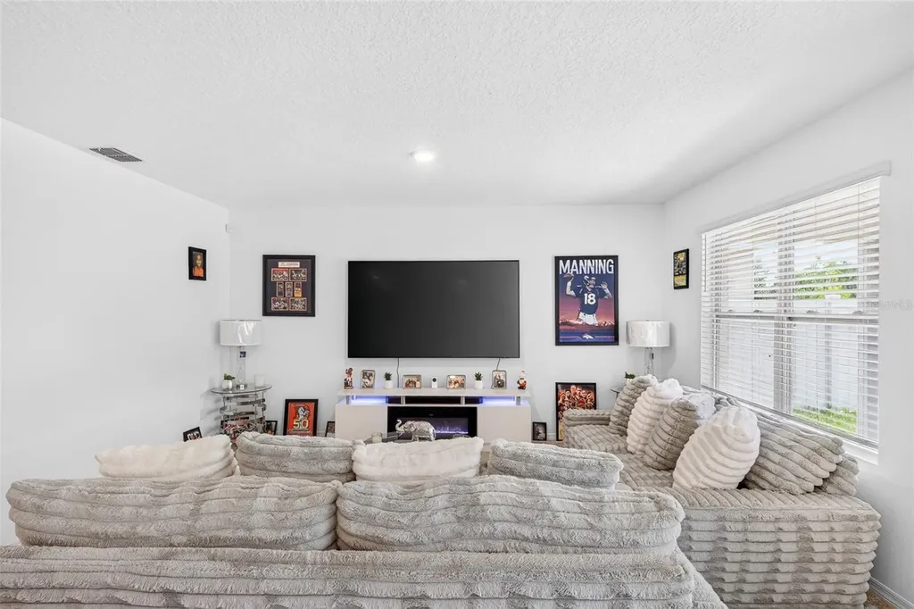 1351 Fox Squirrel Drive Davenport FL 33897