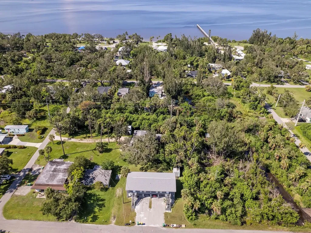 23019 Seneca Avenue Port Charlotte FL 33980