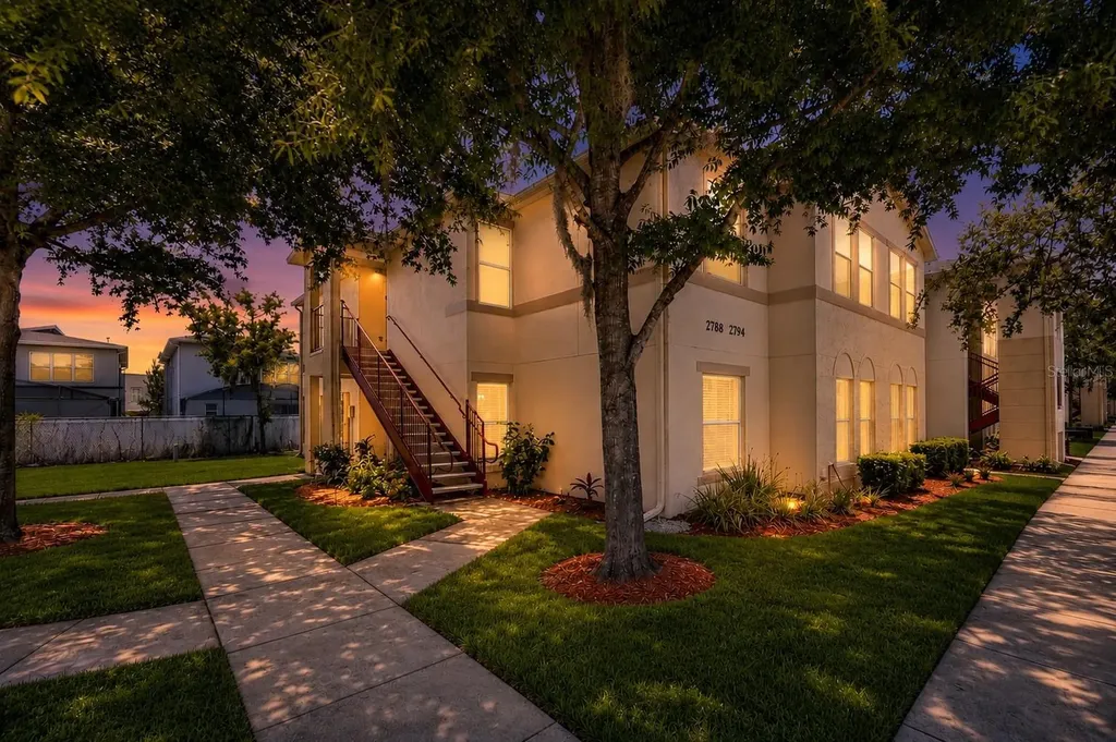 2788 Club Cortile Circle Kissimmee FL 34746