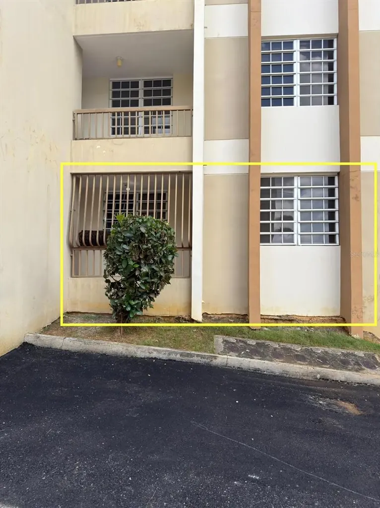 21 Calle Tamarindo Condominio Villa San Ignacio Mayaguez PR 00680