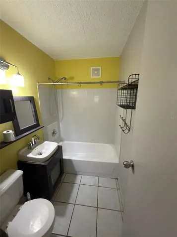 21 Calle Tamarindo Condominio Villa San Ignacio Mayaguez PR 00680