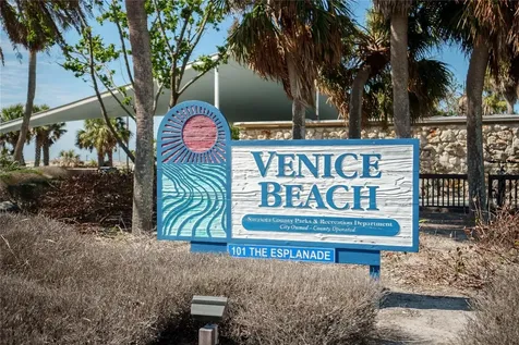 908 Villas Drive Venice FL 34285