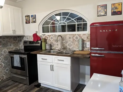 735 26th Avenue S St Petersburg FL 33705