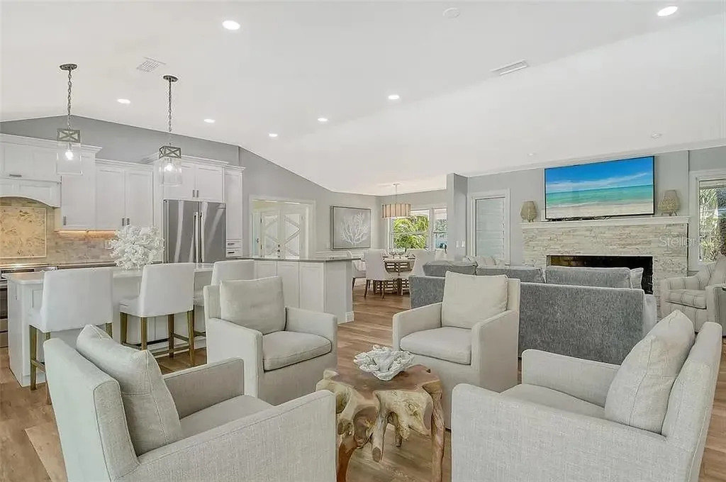 4852 Featherbed Lane Sarasota FL 34242