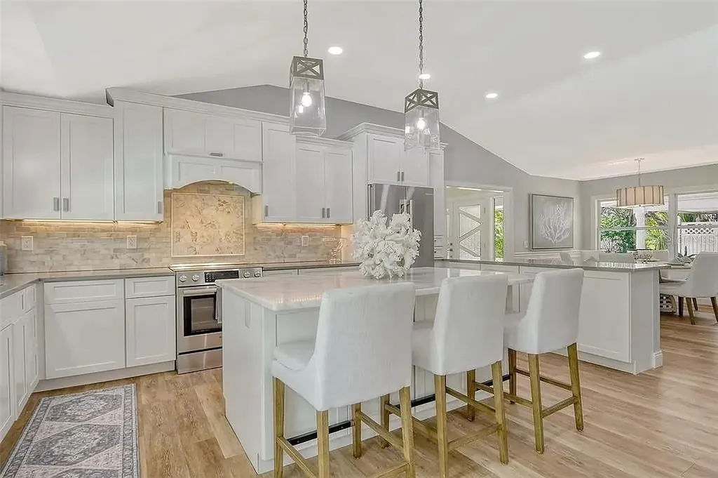 4852 Featherbed Lane Sarasota FL 34242