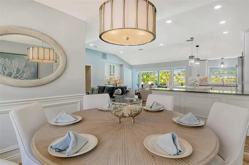 4852 Featherbed Lane Sarasota FL 34242
