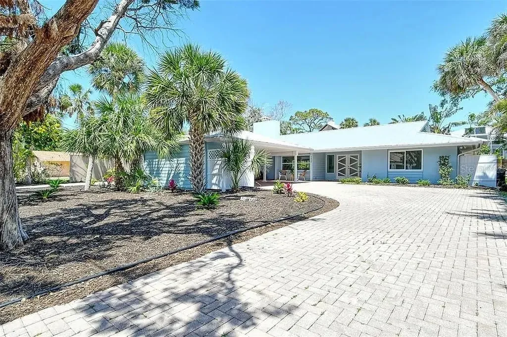4852 Featherbed Lane Sarasota FL 34242