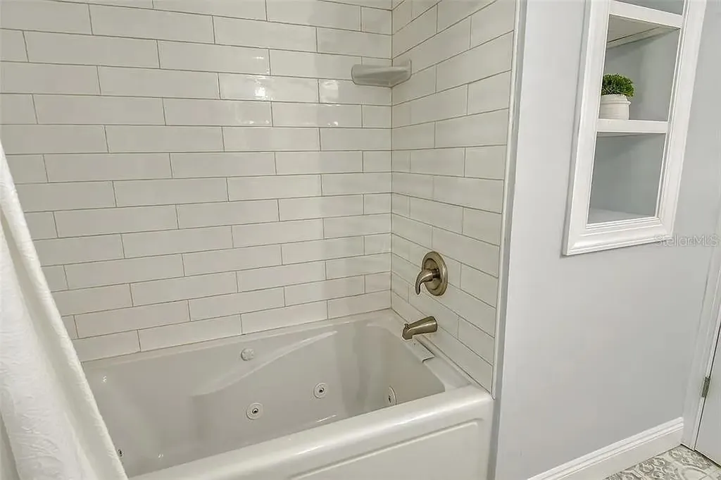 4852 Featherbed Lane Sarasota FL 34242