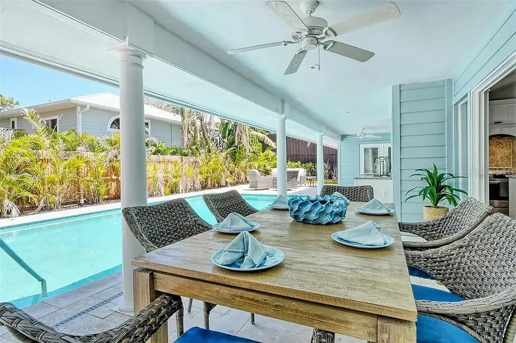 4852 Featherbed Lane Sarasota FL 34242