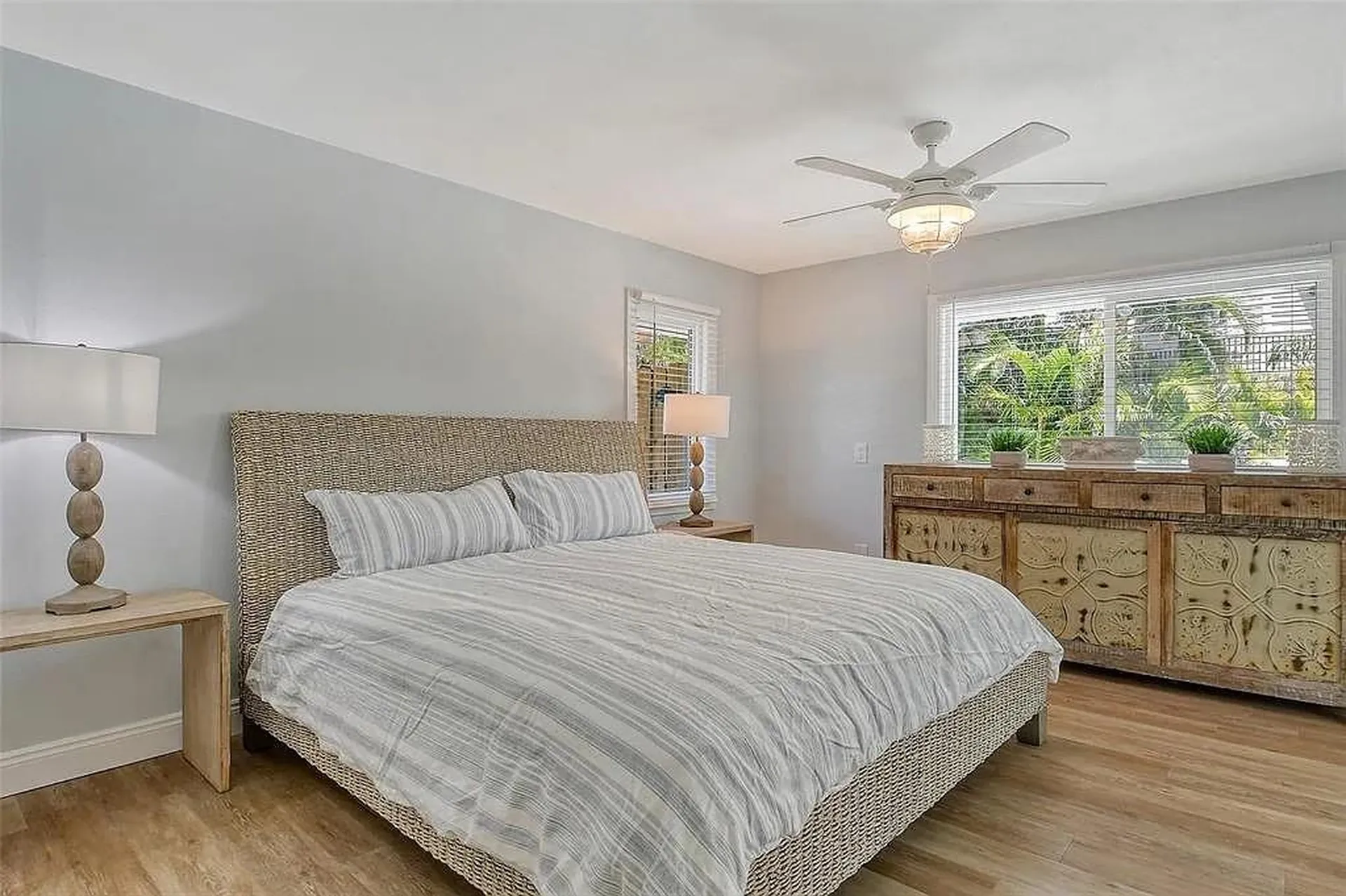 4852 Featherbed Lane Sarasota FL 34242