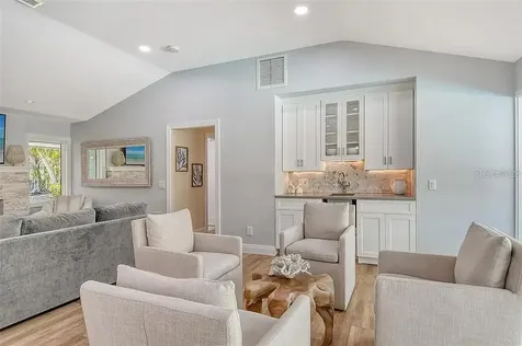 4852 Featherbed Lane Sarasota FL 34242