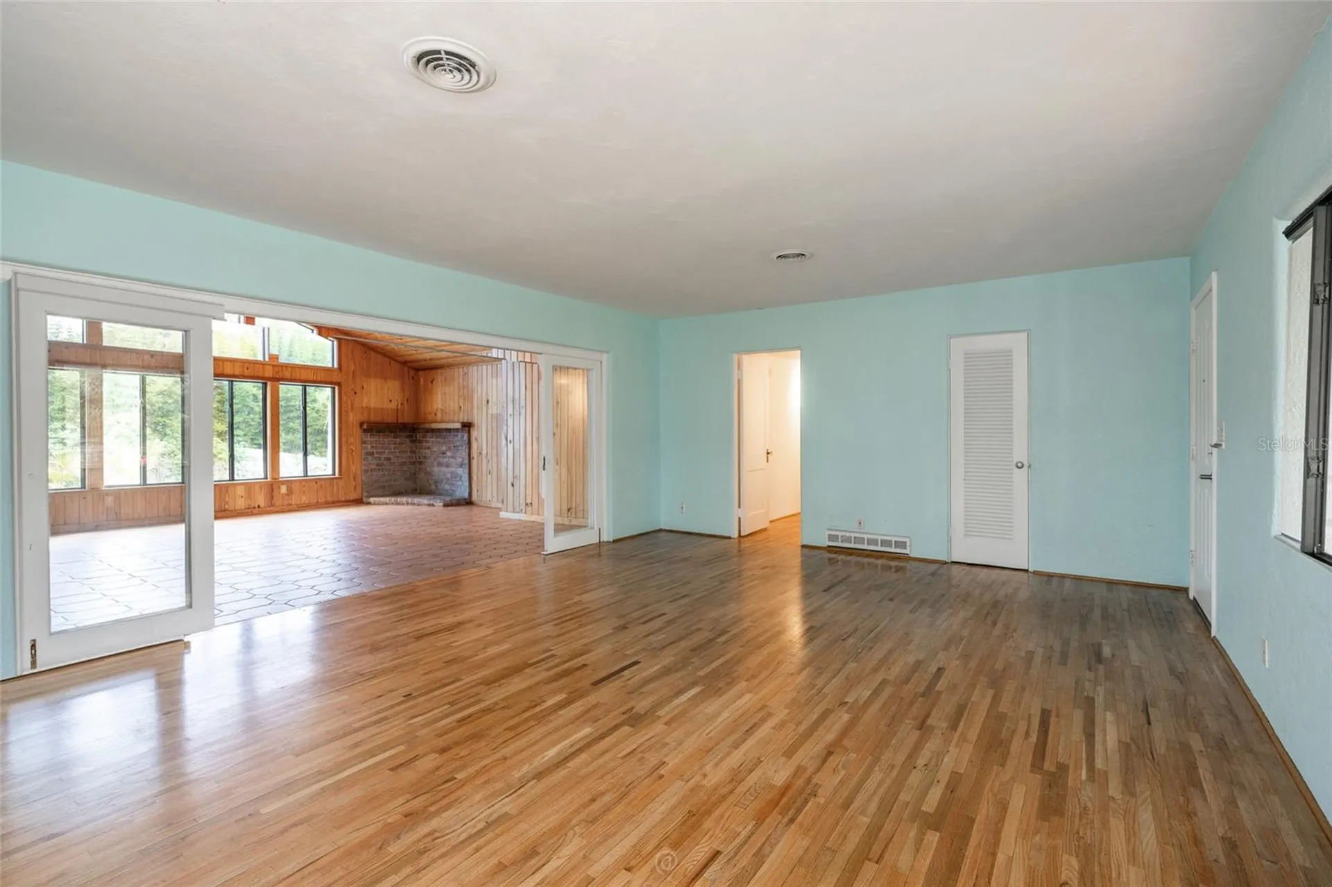 1460 N Peninsula Drive Daytona Beach FL 32118