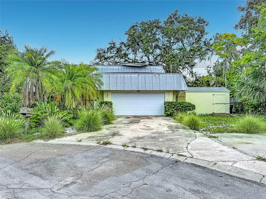 3511 North Circle Largo FL 33770