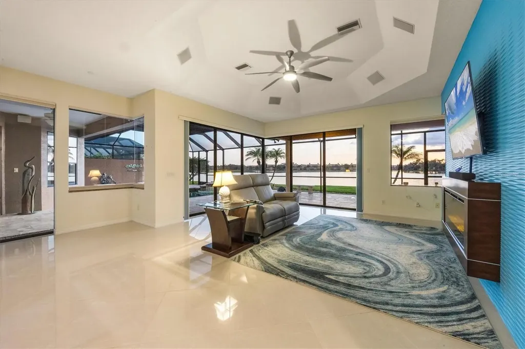 6610 Windjammer Place Bradenton FL 34202