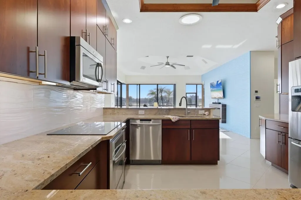 6610 Windjammer Place Bradenton FL 34202