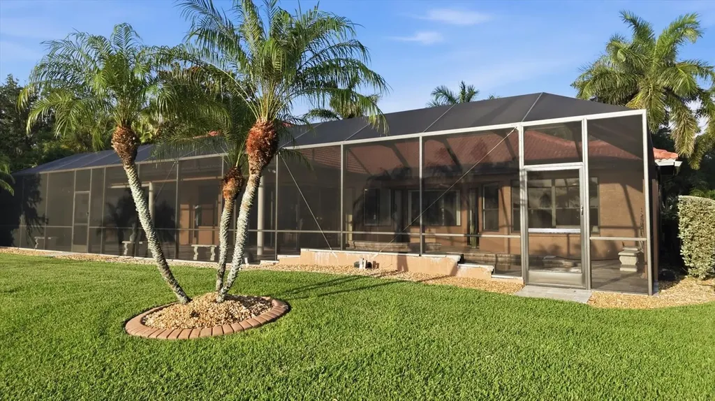 6610 Windjammer Place Bradenton FL 34202
