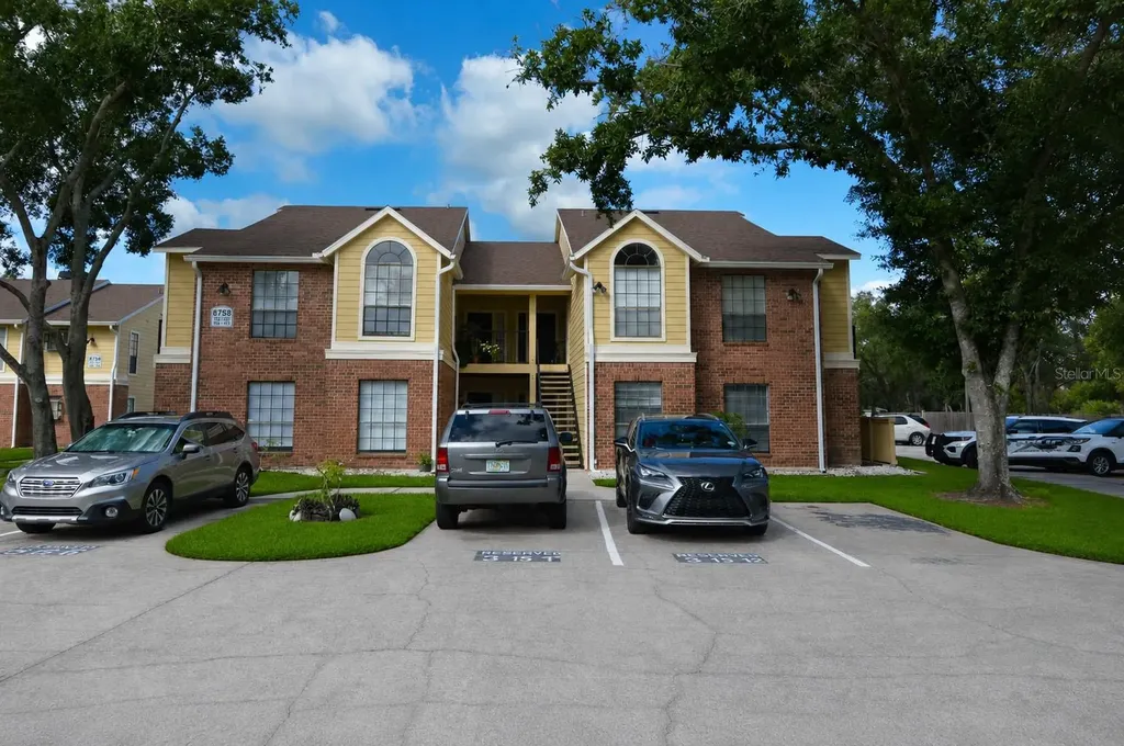 8758 Mallard Reserve Drive Tampa FL 33614