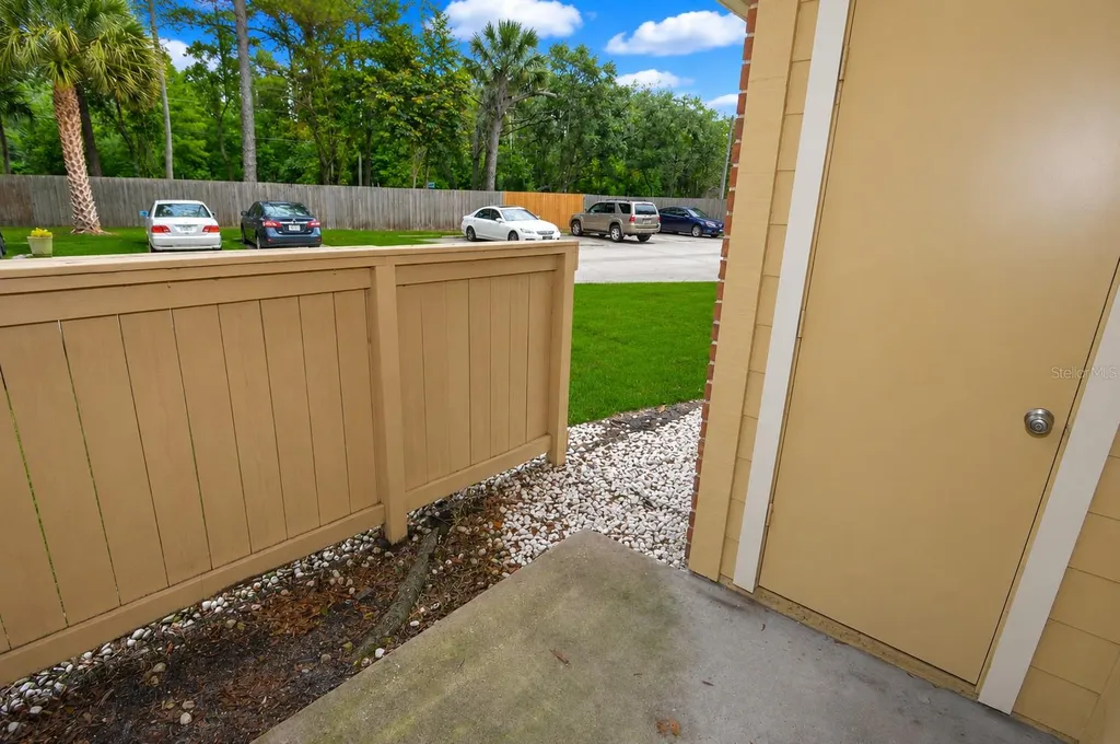 8758 Mallard Reserve Drive Tampa FL 33614