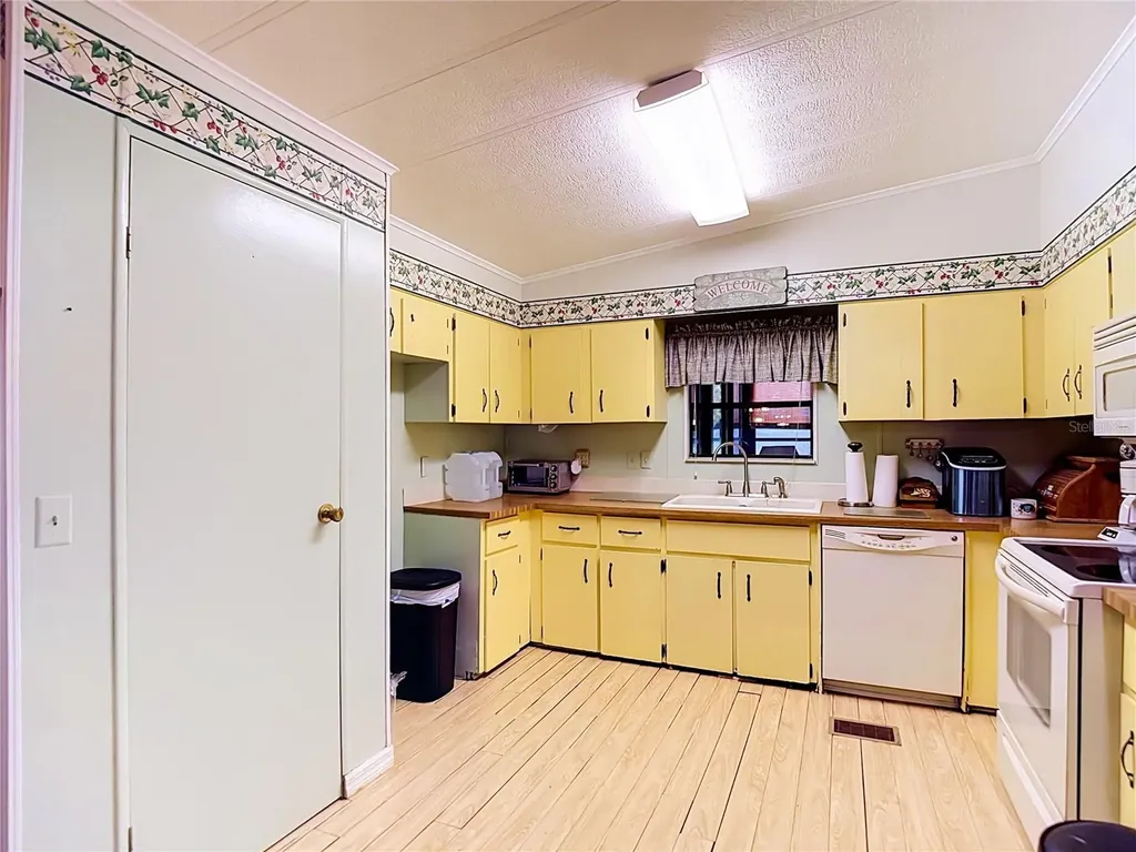 7386 Highpoint Boulevard Brooksville FL 34613