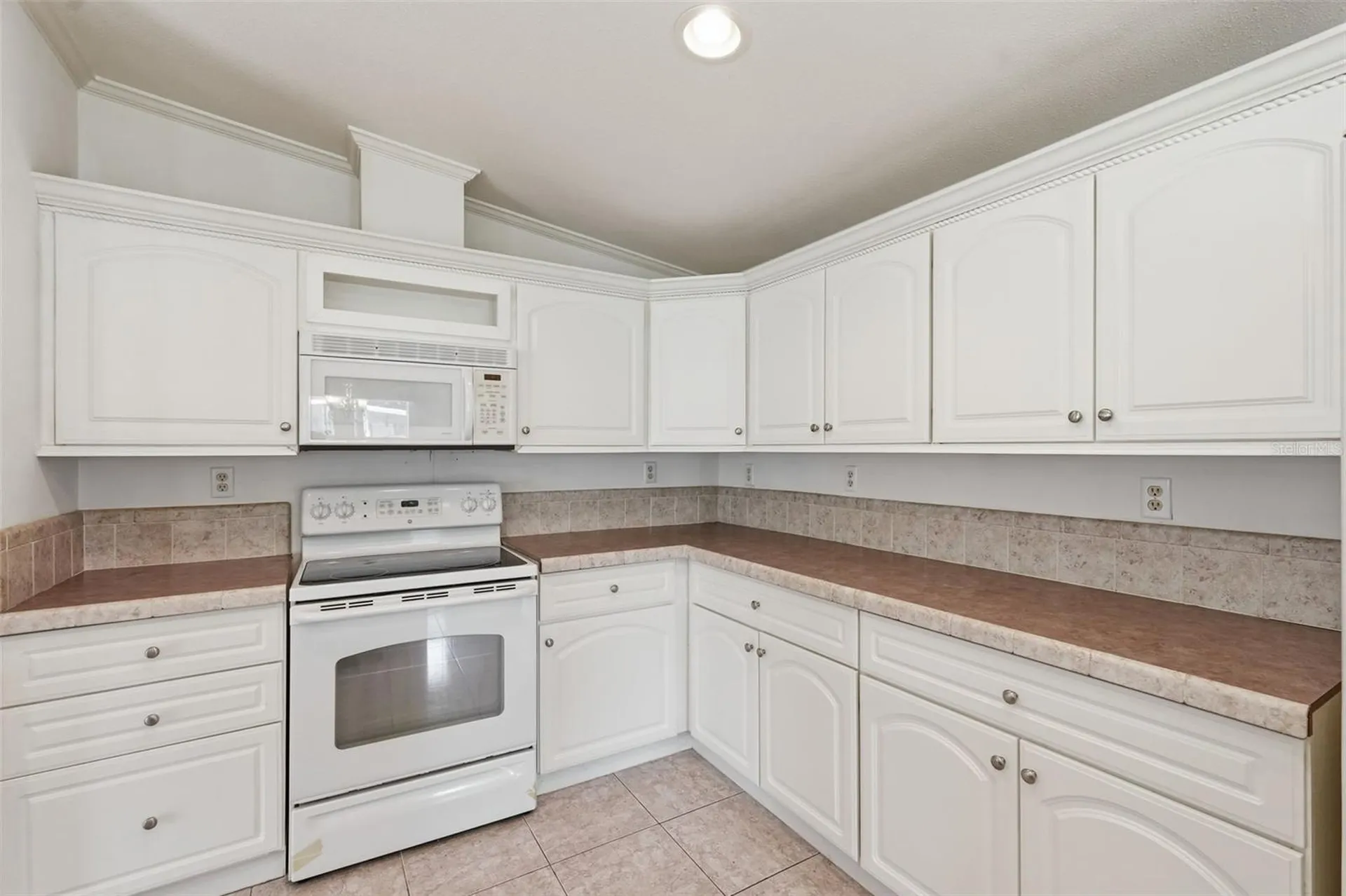 39206 Flora Avenue Zephyrhills FL 33542