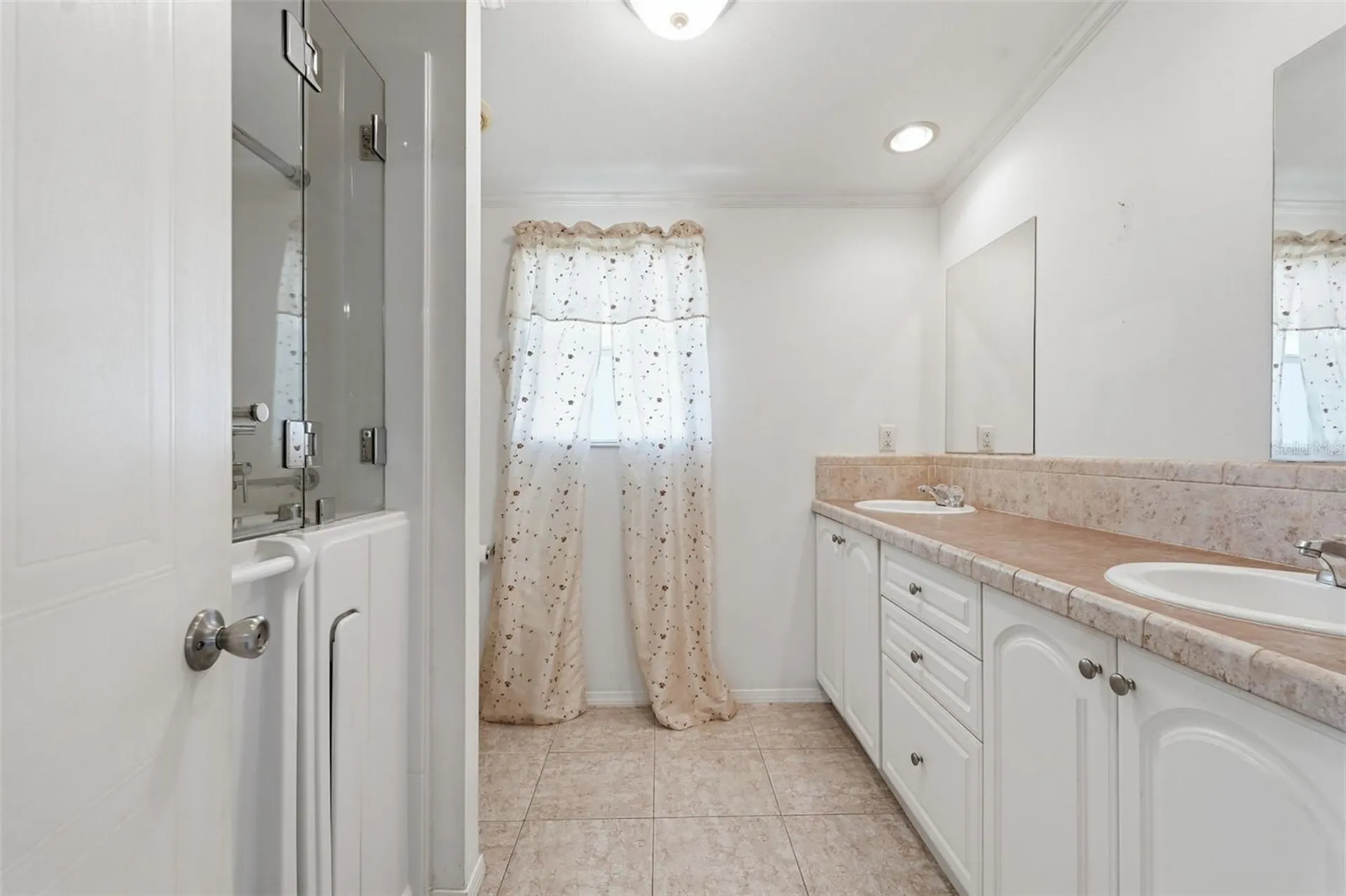 39206 Flora Avenue Zephyrhills FL 33542