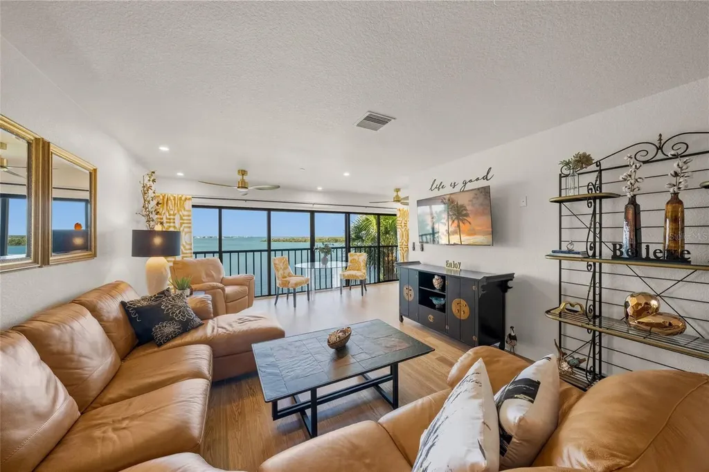 1591 Beach Road Englewood FL 34223