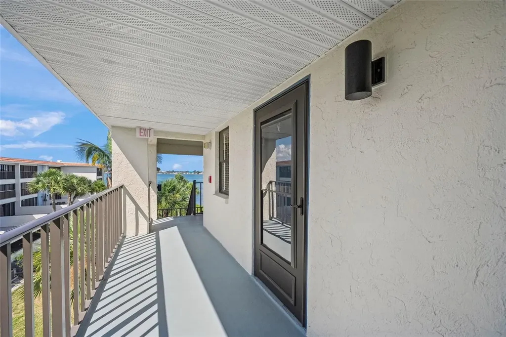 1591 Beach Road Englewood FL 34223