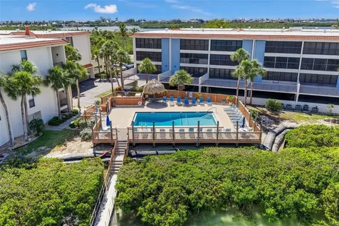 1591 Beach Road Englewood FL 34223