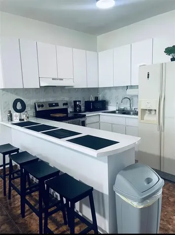 Apt 202 Manuel Guilloty / Librevato Montalvo Cabo Rojo PR 00623