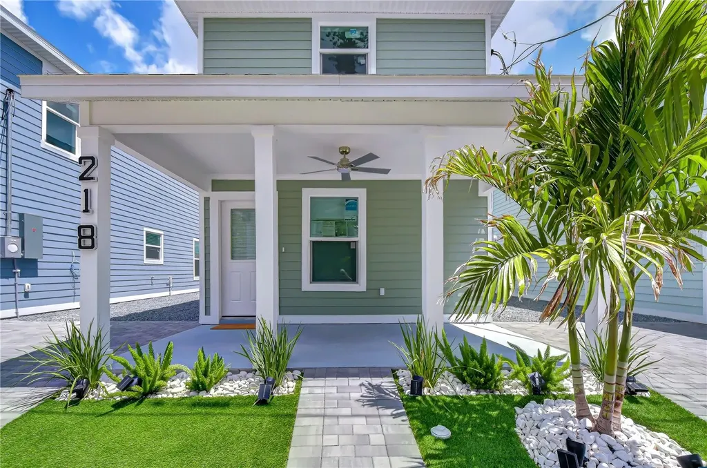 218 8th Avenue Drive W Bradenton FL 34205