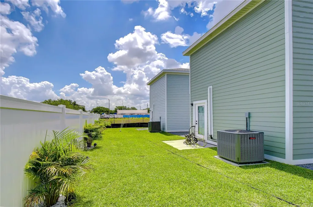 218 8th Avenue Drive W Bradenton FL 34205