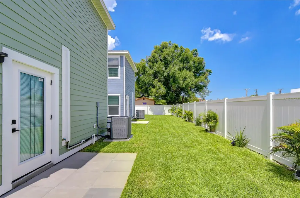218 8th Avenue Drive W Bradenton FL 34205